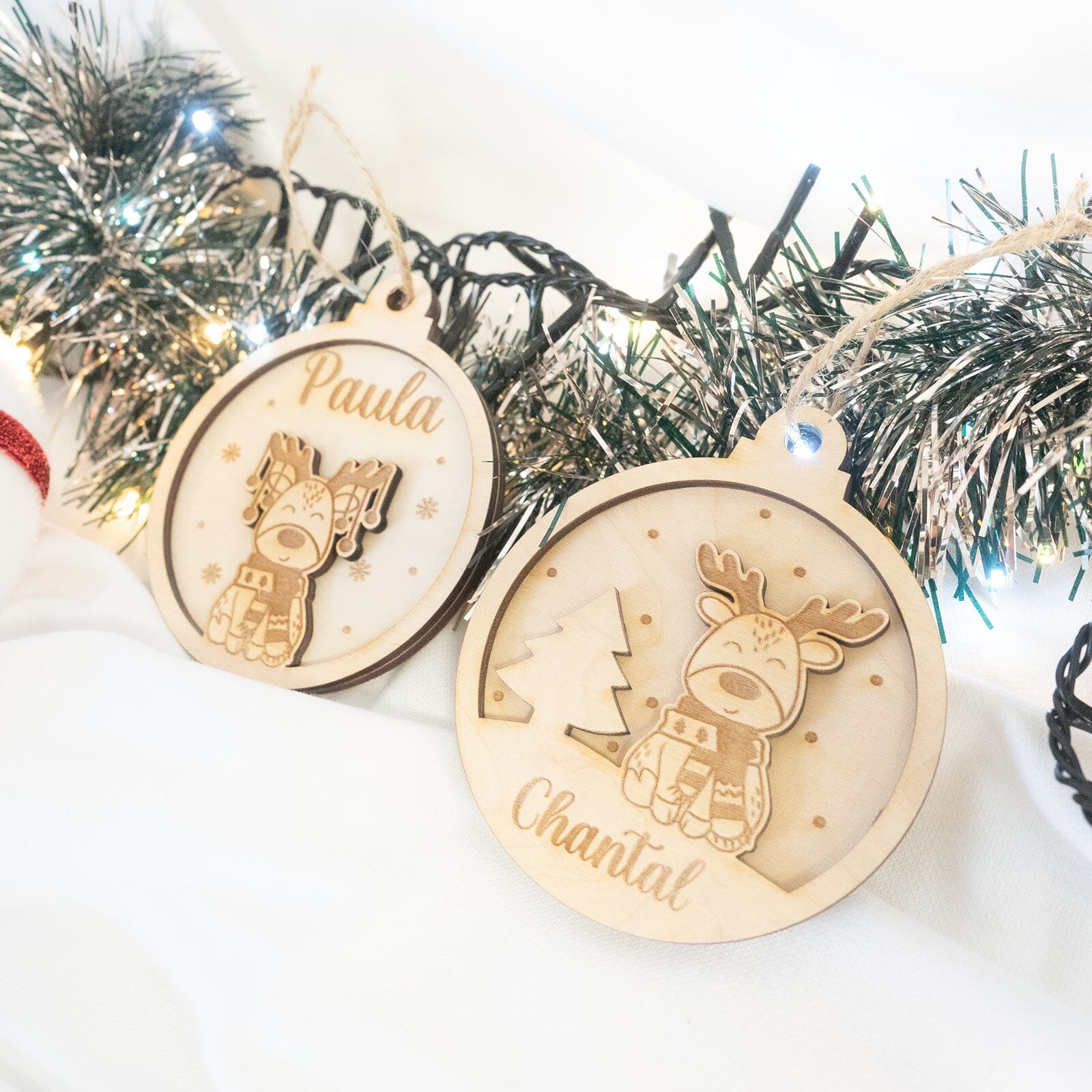 Personalisierte Weihnachtskugel und Geschenkanhänger Motiv Rentier Holzanhänger minipishop 