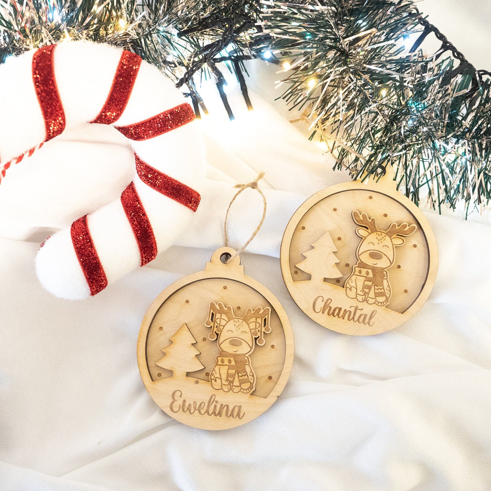 Personalisierte Weihnachtskugel und Geschenkanhänger Motiv Rentier Holzanhänger minipishop 