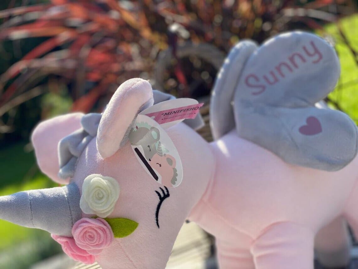 Kuscheltier Einhorn mit Namen Blumenkranz Rosa Grau Kuscheltier minipishop 
