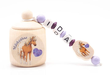Milchzahndose mit Namen Mädchen Pferd mit Herz lila
