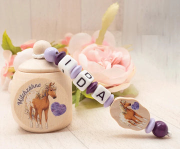 Milchzahndose mit Namen Mädchen Pferd mit Herz lila