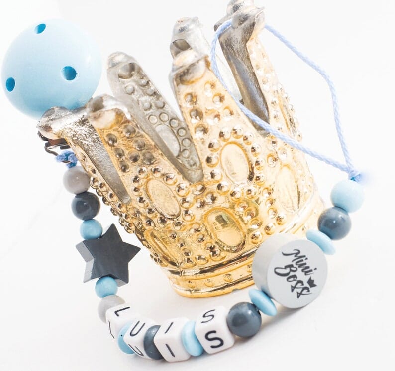 Schnullerkette mit Namen Junge Mini Boss blau grau Schnullerkette minipishop 