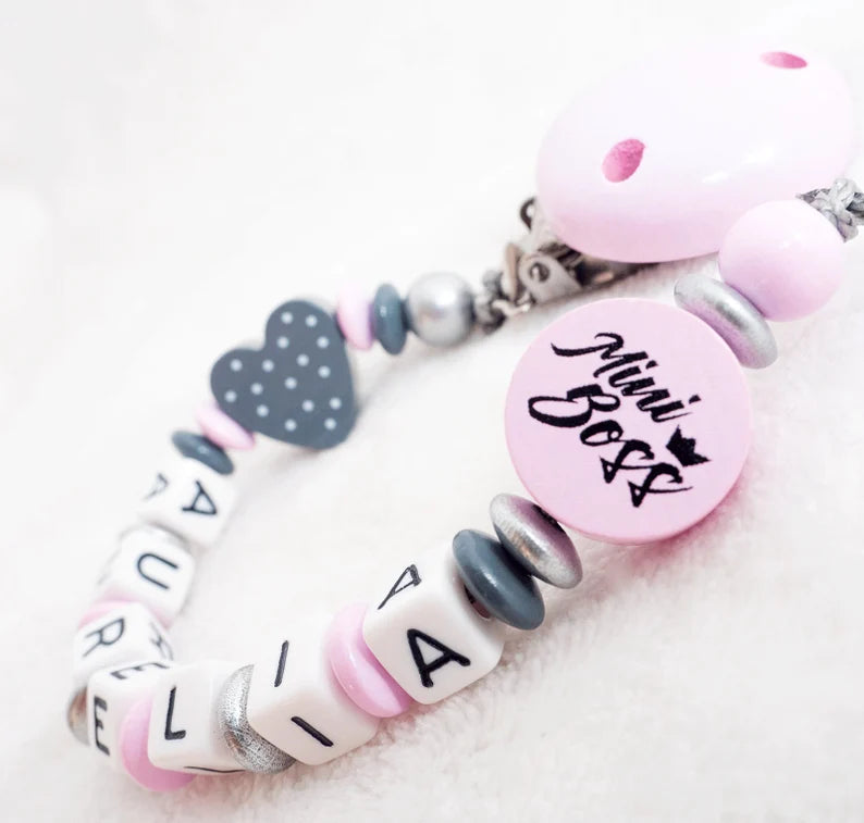 Schnullerkette mit Namen Mädchen Mini Boss + Herz rosa silber Schnullerkette minipishop 