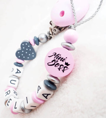 Schnullerkette mit Namen Mädchen Mini Boss + Herz rosa silber